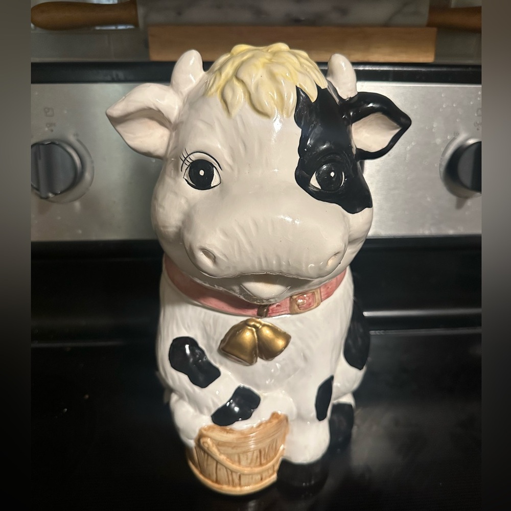 Vintage Ceramic Cow Cookie Jar